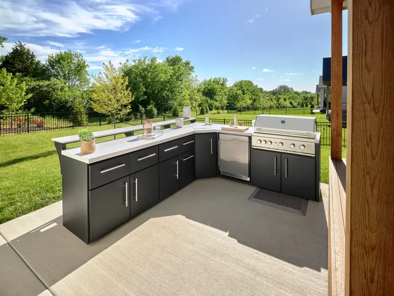 Emory Corner Outdoor Kitchen Island – Bar-Right Layout with Built-In Grill