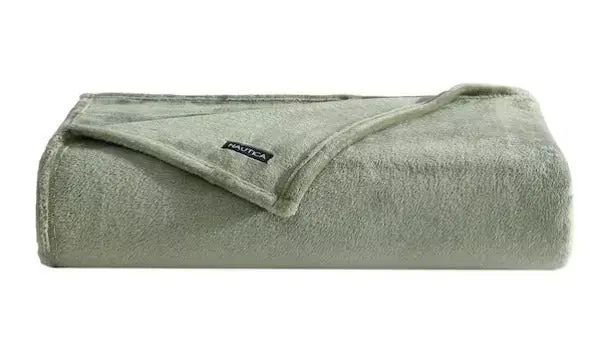Fern Green Ultra-Soft Plush Fleece Blanket – 1-Piece