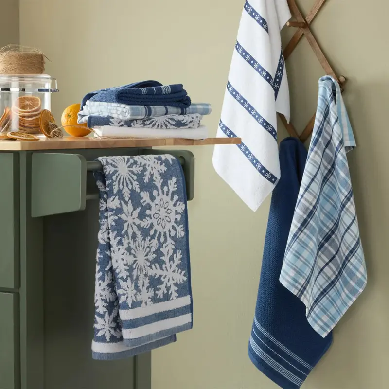 Holiday-Themed Kitchen Towel Set – 8-Piece Festive & Absorbent Collection