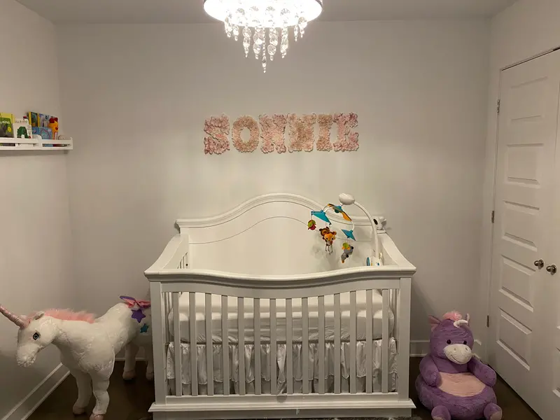 Lea II Convertible Crib in White – Floor Sample