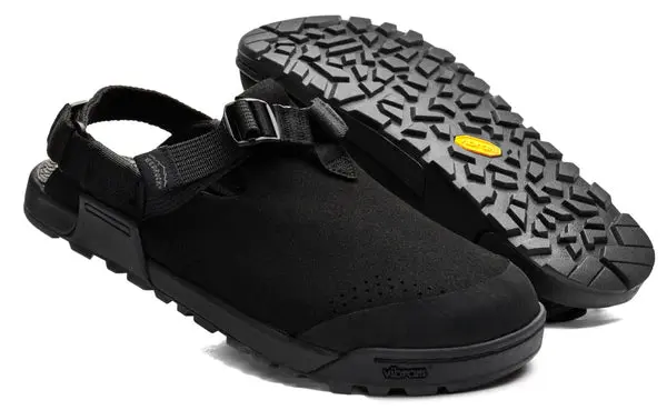 Mountain Clog in Synthetic Suede – Obsidian Colorway