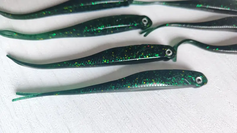 Shad-Style Fork-Tail Soft Lure – 10pcs (13cm, 8.5g, Green)