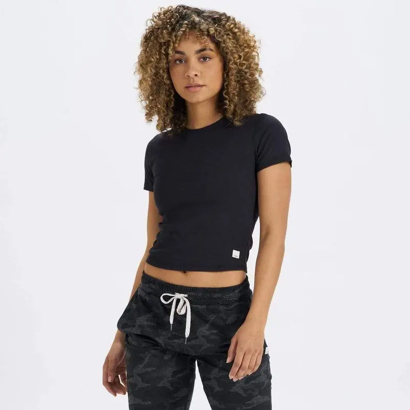 Vuori Mudra Fitted Tee – Women’s Tailored, Soft-Feel Everyday T-Shirt